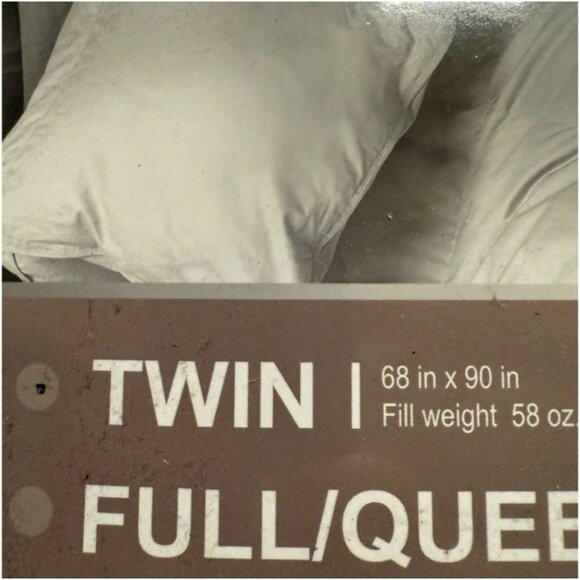 Blue Ridge 1000 Thread Count Cotton Down Alternative Twin Comforter - Picture 2 of 4